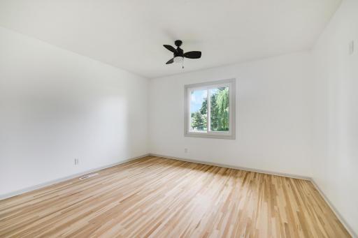 8710Photography-Web-Friendly-5524-84th-Ave-N-Minneapolis-MN-55443-18.jpg
