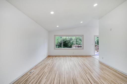 8710Photography-Web-Friendly-5524-84th-Ave-N-Minneapolis-MN-55443-10.jpg