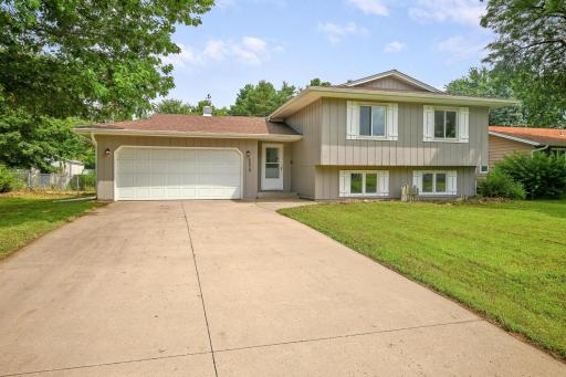8710Photography-Web-Friendly-5524-84th-Ave-N-Minneapolis-MN-55443-2.jpg