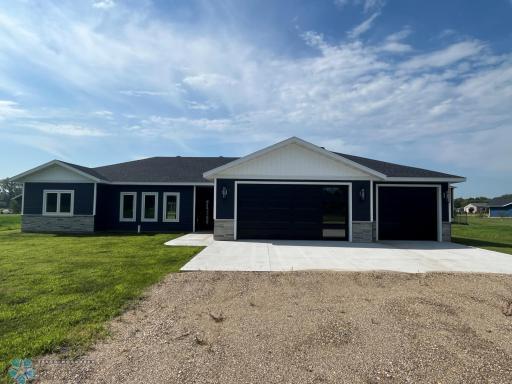 301 Pine Drive, Hankinson, ND 58041