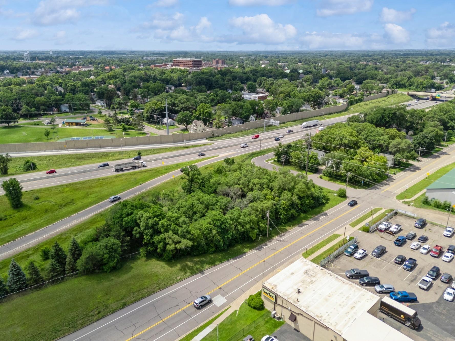 15_61xPierceStreet_181014_AerialView_DownloadforMLS_2000x1333.jpg