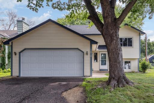 1610 Victoria Street N, Saint Paul, MN 55117