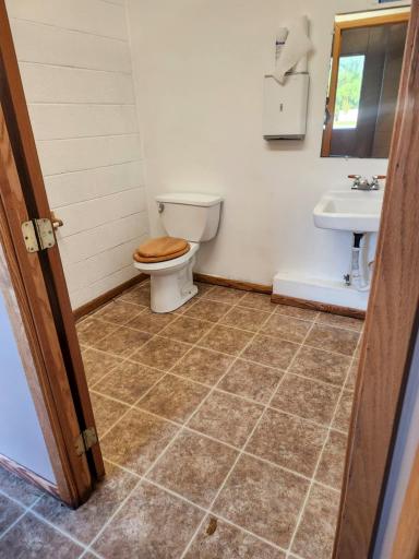 1704 1st Street E, Thief River Falls, MN 56701