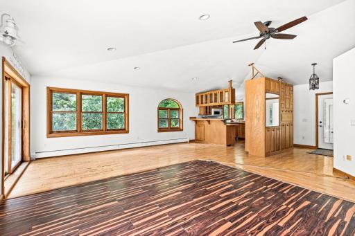 5102 Mcdonnell Road, Duluth, MN 55804