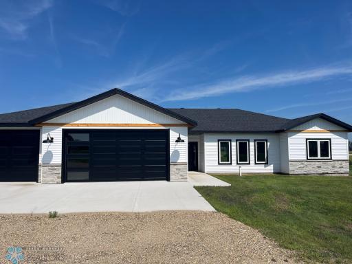 106 Pine Drive, Hankinson, ND 58041