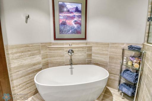 200 4th Avenue N, 408, Fargo, ND 58102