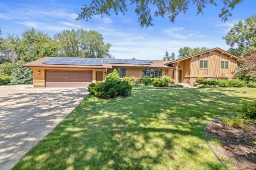 Photo for 1895 Gluek Lane, Roseville, MN 55113 - listing #6760949 1895 Gluek Lane, Roseville, MN 55113