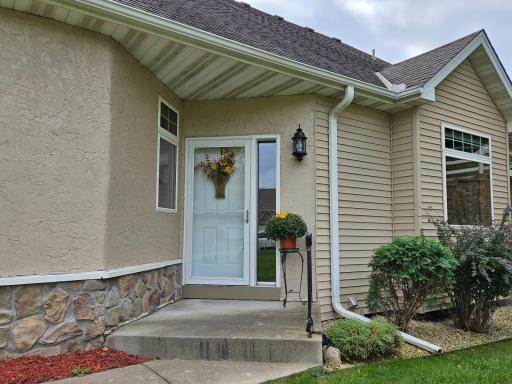 Welcome Home to this Beautiful Twin Home on a quiet cul-de-sac in highly desired neighborhood of Savage! Spacious and open home with vaulted ceilings, great for entertaining! Opportunity to add equity in unfinished Lower Level.