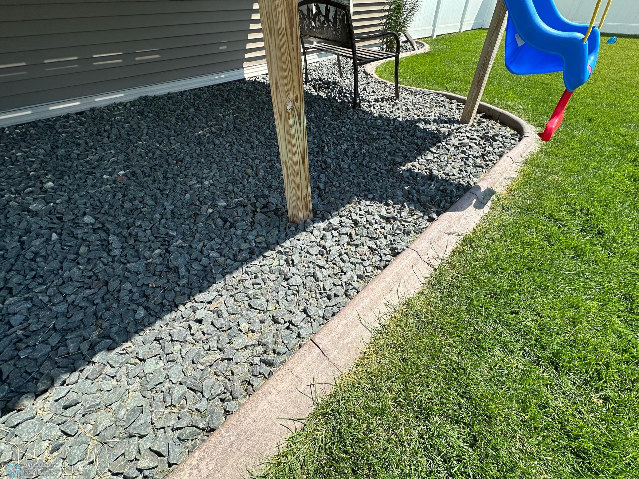 Landscaping curbing