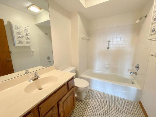 111 Imperial Drive W, 102, Saint Paul, MN 55118