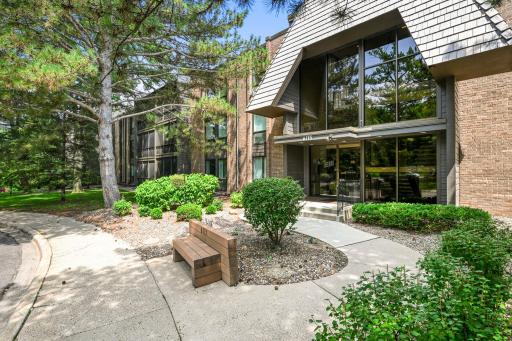 6115 Lincoln Drive, 149, Minneapolis, MN 55436