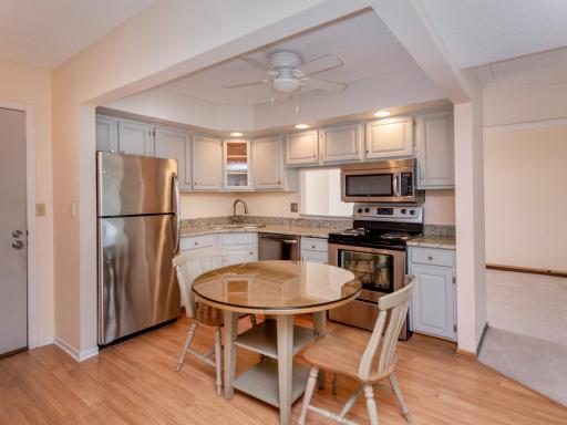 2485 Londin Lane E, 217, Maplewood, MN 55119