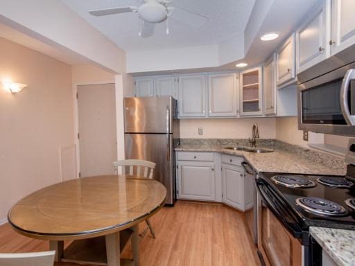 2485 Londin Lane E, 217, Maplewood, MN 55119