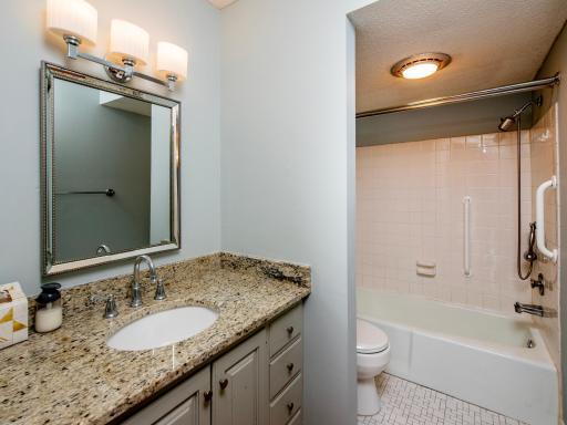2485 Londin Lane E, 217, Maplewood, MN 55119