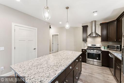 606 Liberty Way, Saint Paul, MN 55127
