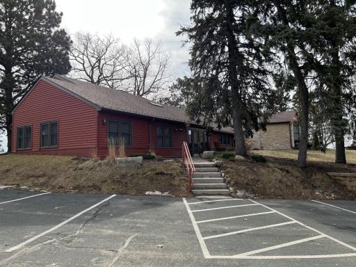 9975 Valley View Road, Eden Prairie, MN 55344