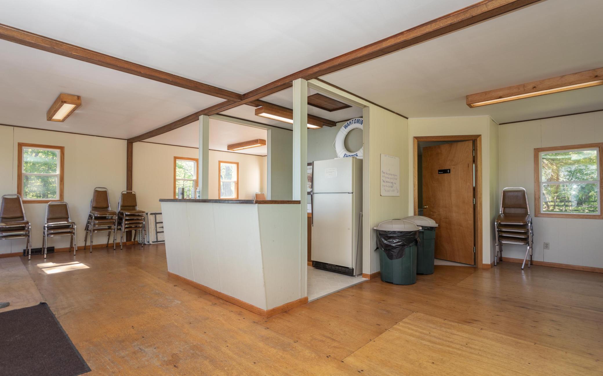 Clubhouse w/bathrooms & kitchen area