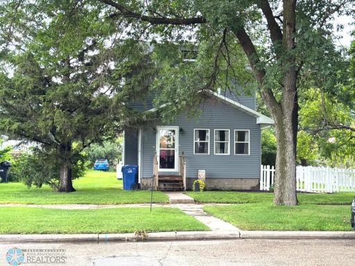 406 2nd Street SE, Barnesville, MN 56514