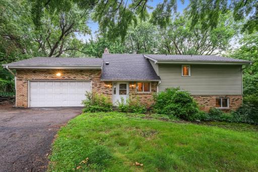 2252 Highway 36 W, Saint Paul, MN 55113
