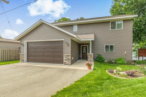Welcome to 17643 Janssen Dr, Cold Spring!