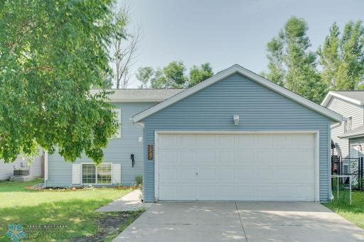 1747 Huntington Drive, West Fargo, ND 58078