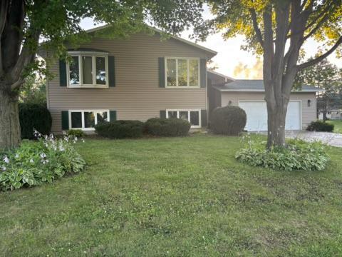 213 5th Street NE, Grand Meadow, MN 55936