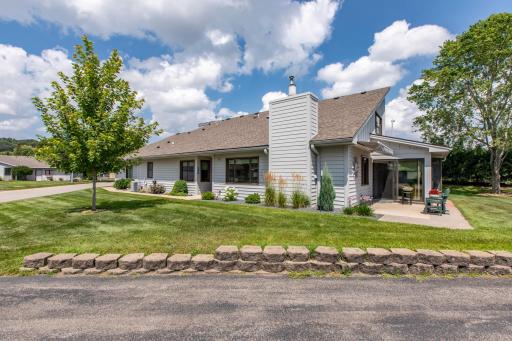 1704 Lakeview Drive SW, Rochester, MN 55902