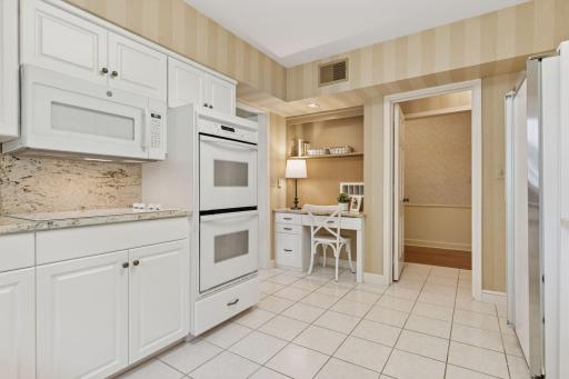 25 Woodland Road, Minneapolis, MN 55424