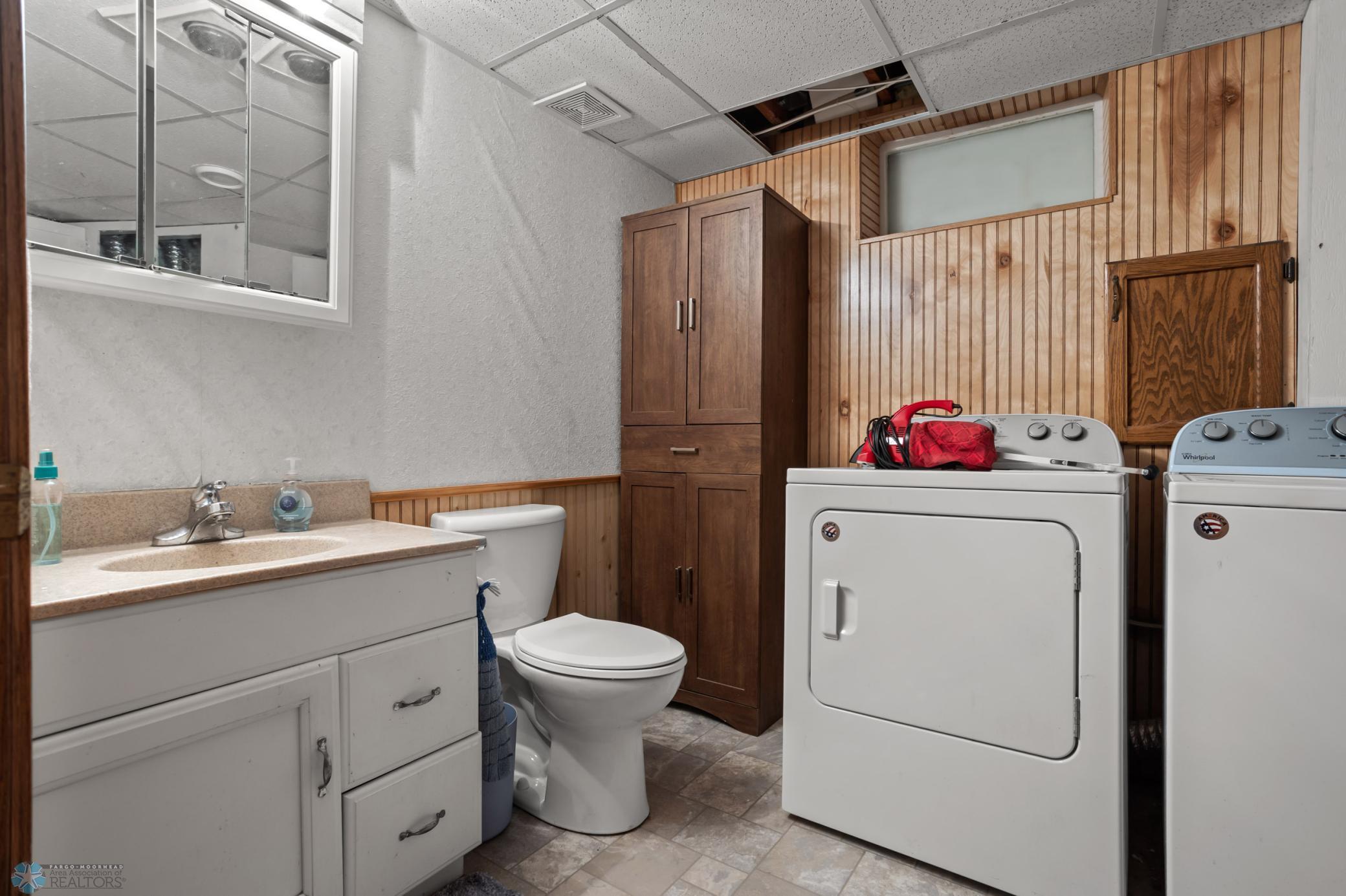 Bathroom/Laundry