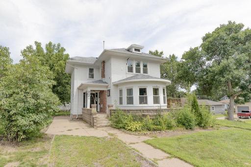 902 White Street, Jackson, MN 56143