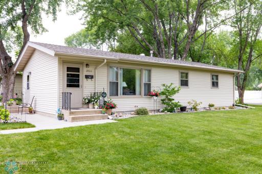 2926 Edgewood Drive N, Fargo, ND 58102