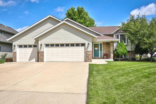 1190 Foxtail Lane SE, Owatonna, MN 55060