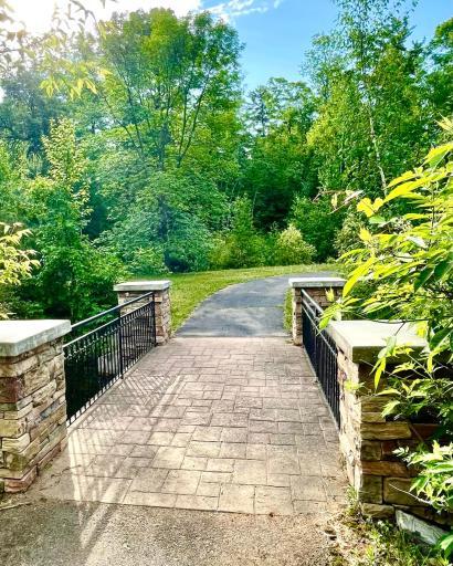 15858 Old Stonebridge Trail, Brainerd, MN 56401