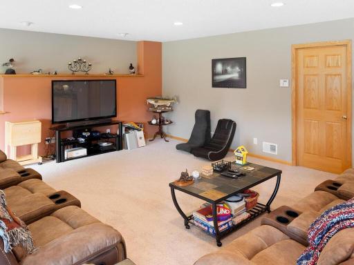 7236 177th Avenue NE, Forest Lake, MN 55025