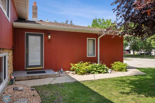 1421 15th Avenue E, West Fargo, ND 58078