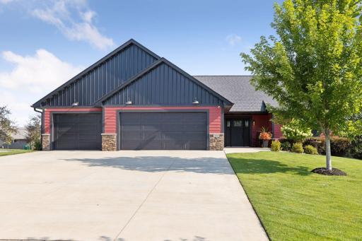 203 Vista Circle, River Falls, WI 54022