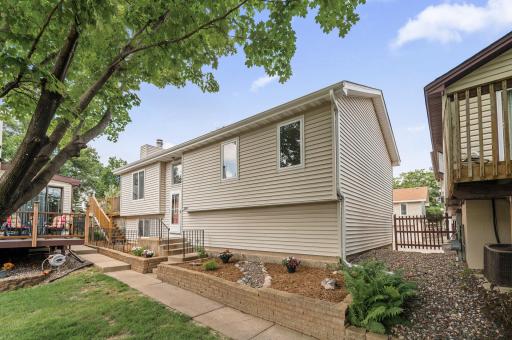 Welcome Home to the highly desirable Tiburon neighborhood in Plymouth, MN!