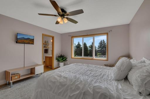 Upper Level Owner's Suite with Private Bath