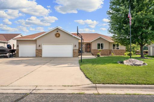 406 Valley View Lane SW, Medford, MN 55049