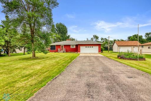 4122 40th Avenue S, Moorhead, MN 56560