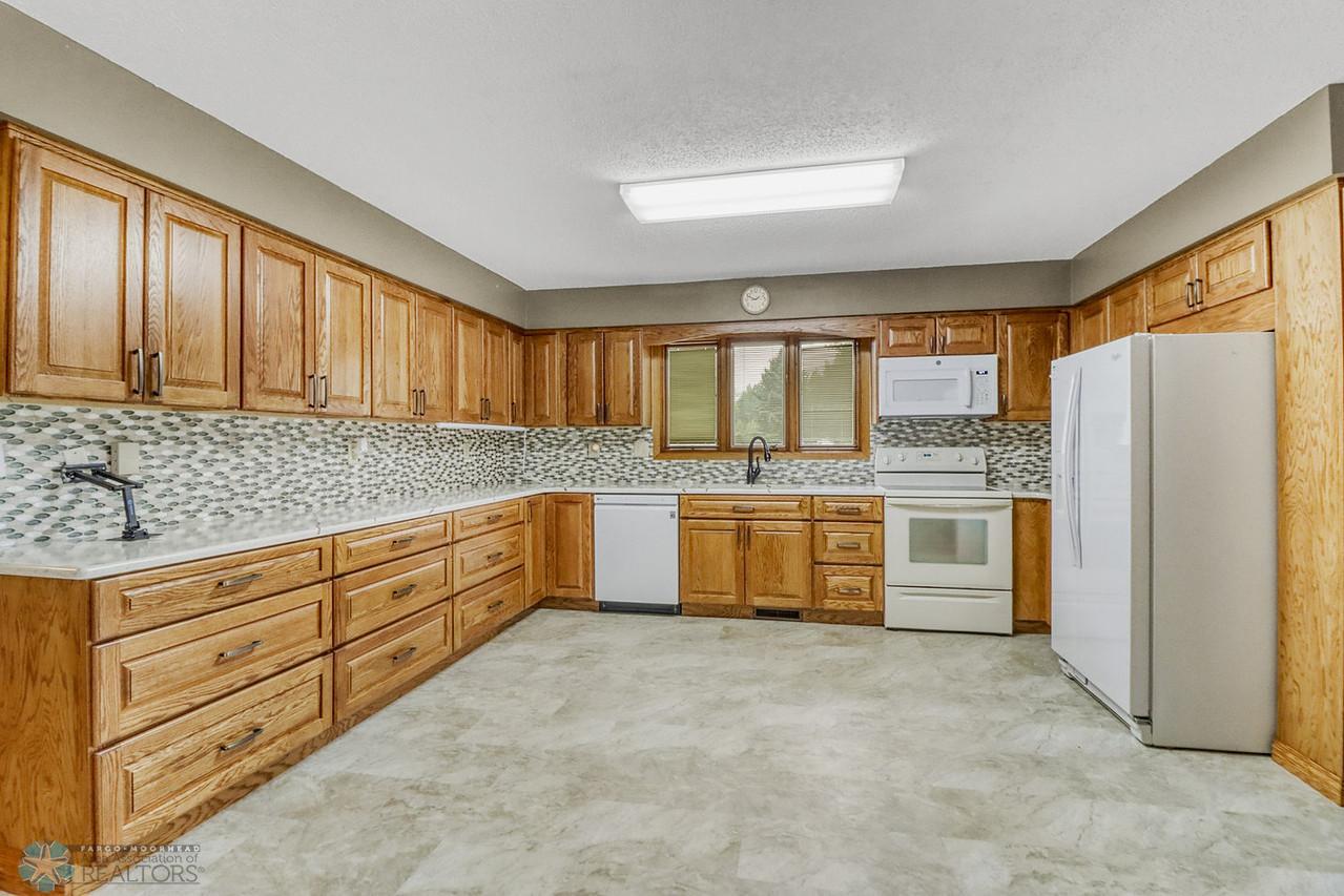 Kitchen1_1-1280.JPG
