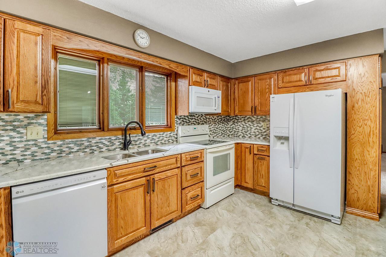 Kitchen1_2-1280.JPG