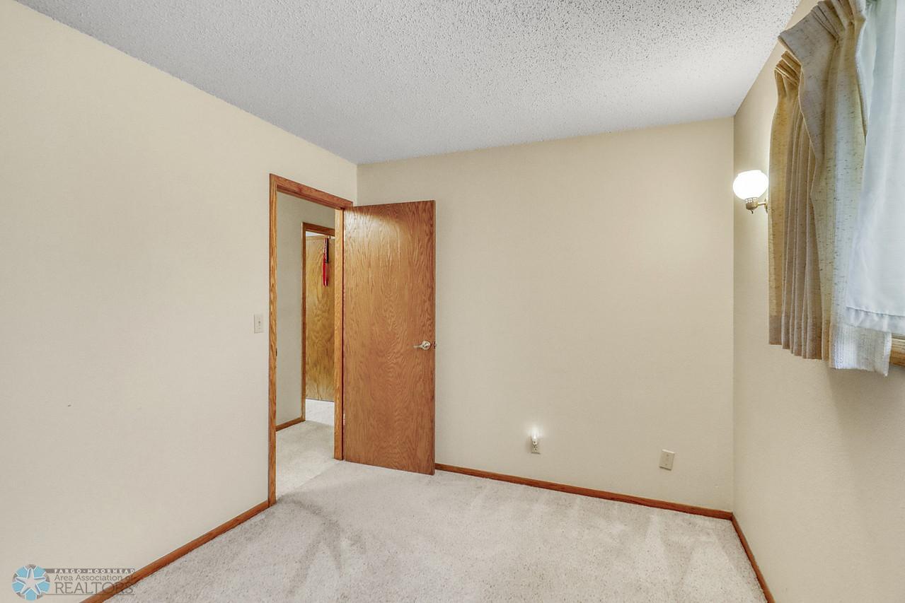 Bedroom2_2-1280.JPG