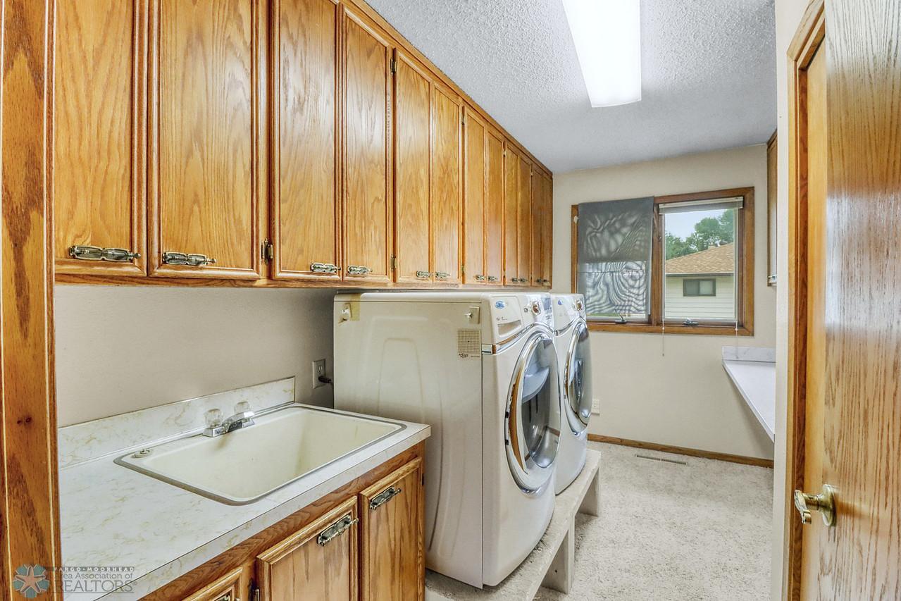 Laundry1_1-1280.JPG