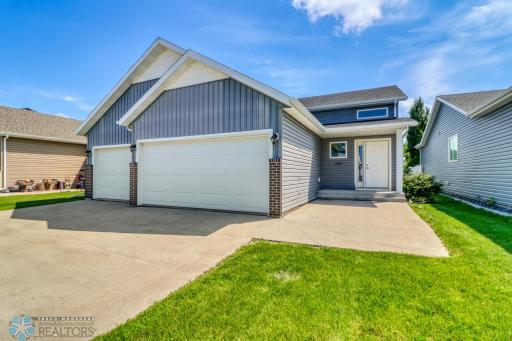 7394 21st Street S, Fargo, ND 58104