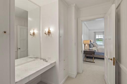 2740 W Lake Of The Isles Parkway, Minneapolis, MN 55416