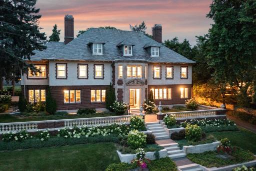 2740 W Lake Of The Isles Parkway, Minneapolis, MN 55416