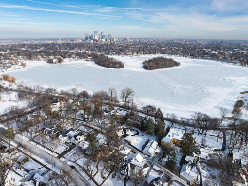2740 W Lake Of The Isles Parkway, Minneapolis, MN 55416