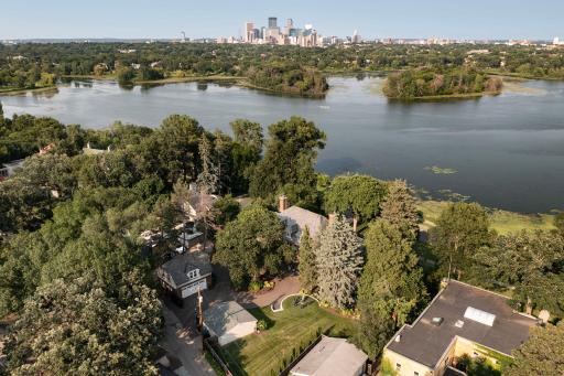 2740 W Lake Of The Isles Parkway, Minneapolis, MN 55416