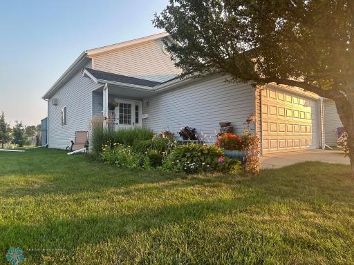 5022 10th Avenue S, Fargo, ND 58103